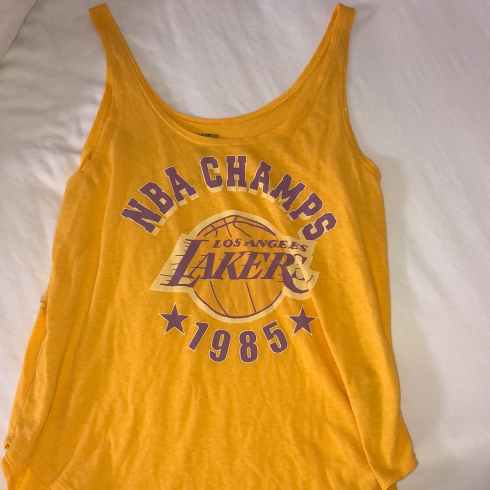 Women’s sleeveless lakers shirt